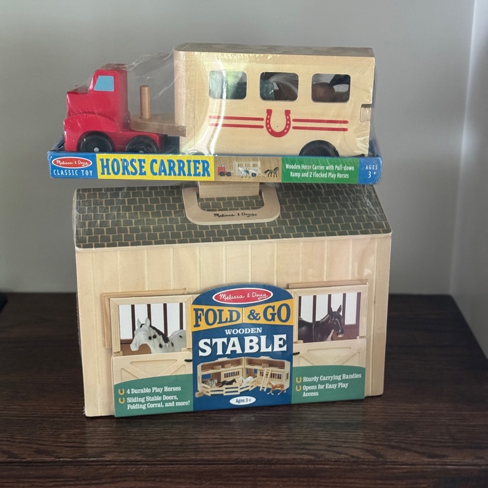 Melissa & Doug Fold & Go Wooden Stable with Horse Carrier